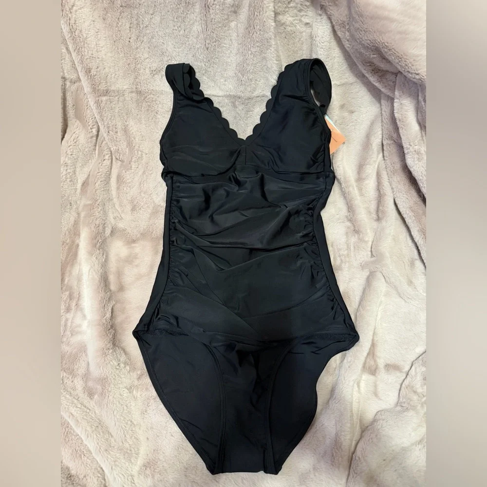 Shade & Shore Black Scallop-Trim One-Piece Swimsuit - Picture 1 of 2